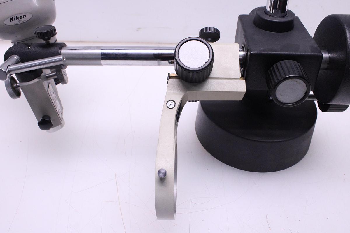 Usado Estereomicroscopio NIKON 70750 con soporte