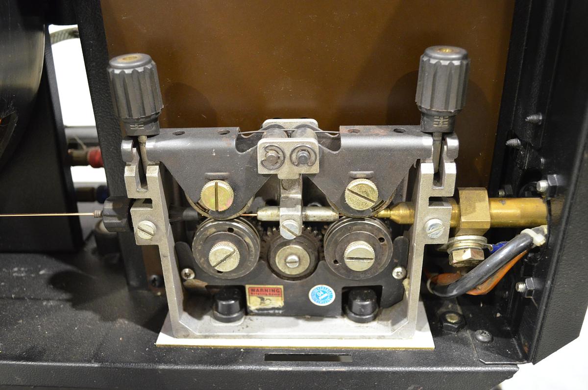 Usado Maquina soldar mig pulsada Praxair - Ewm Phoenix 400 con devanadera Phoenix Drive 4L