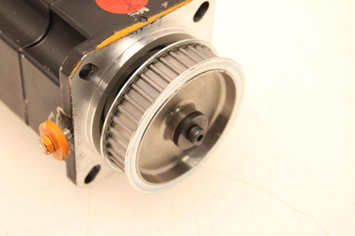 Usado Servomotor KUKA 1FK6032-6AK71-1ZZ9-Z S36