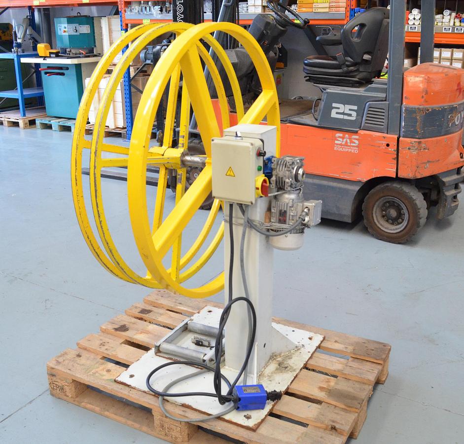 Usado Devanadora de fleje Segura Llunell DVM-2 VV PE