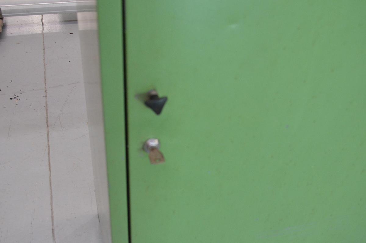 Usado Armario metalico 1 puerta 540x400x1050mm - II