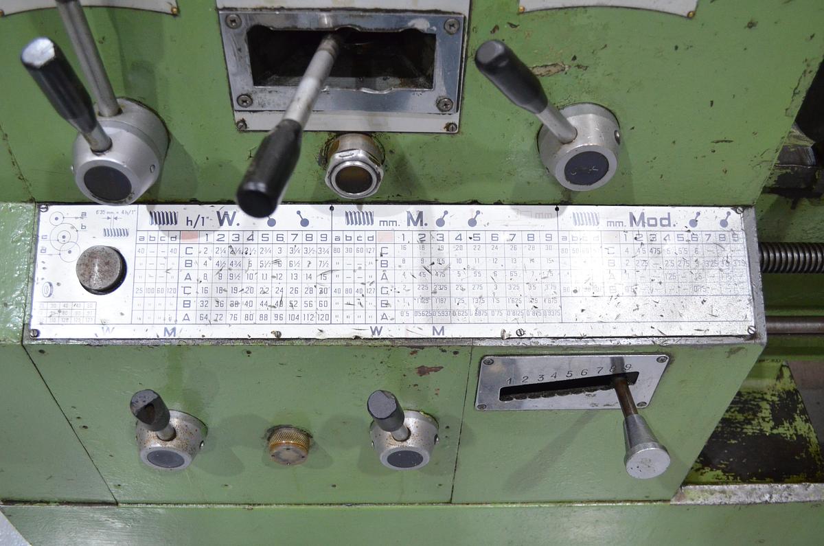 Usado Torno cumbre 60 1500mm e.p