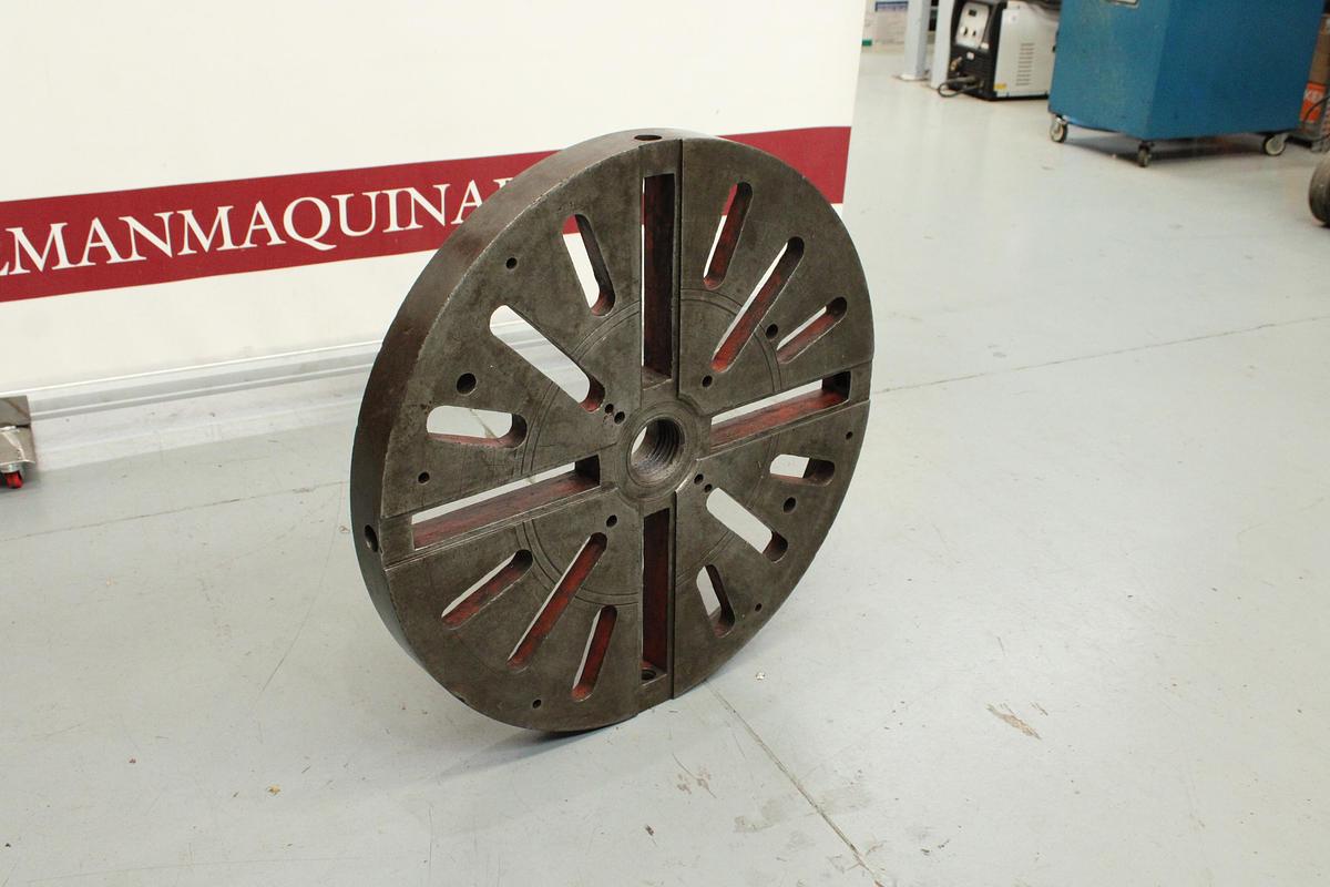 Usado Plato Plano para Torno 695 mm