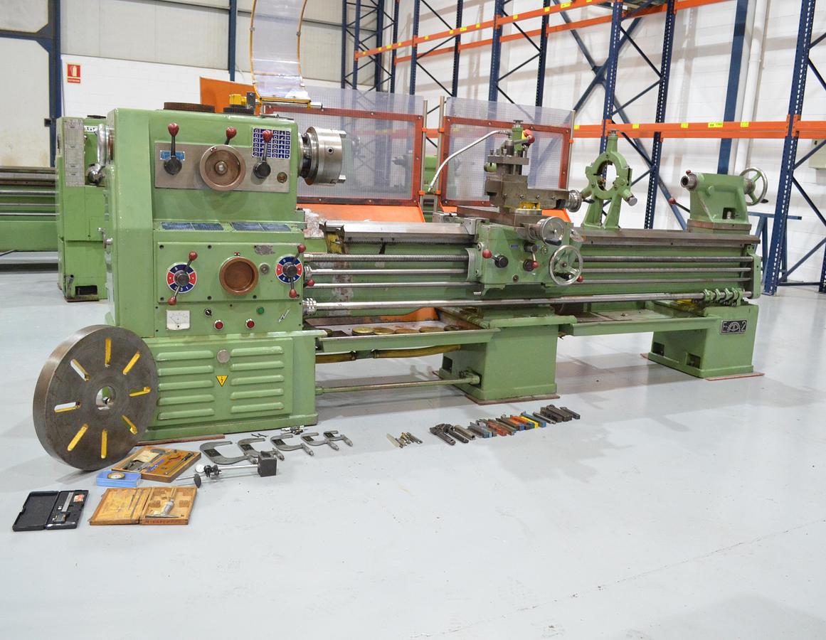 Usado Torno AP E-2 de 2.200mm e.p. con CE