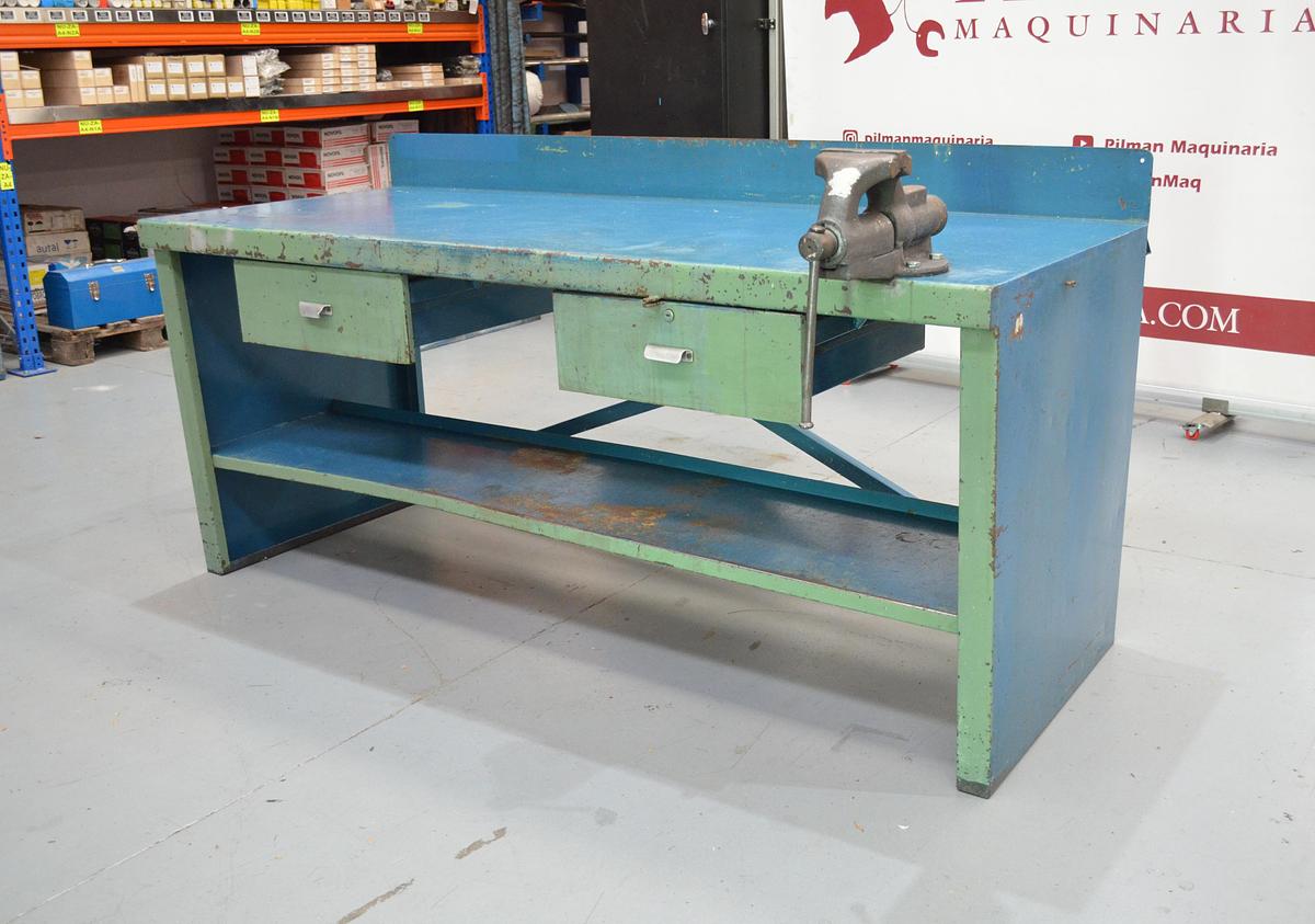 Usado Banco trabajo azul 2000mm con tornillo Forjado