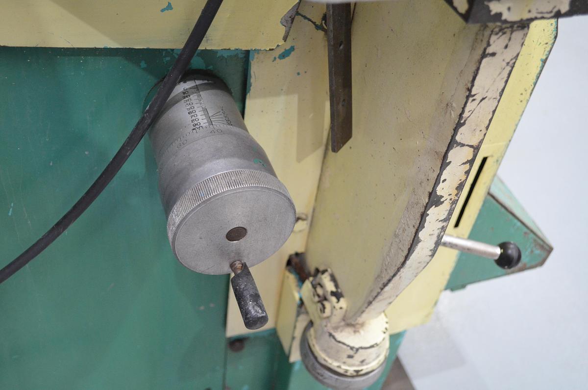 Usado Plegadora hidráulica MEBUSA RG.103