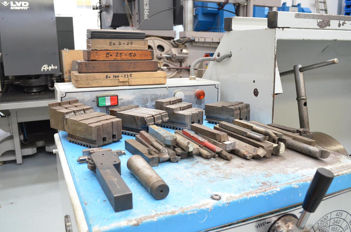 Usado Torno Pinacho S90-225 de 1650mm e.p. 98