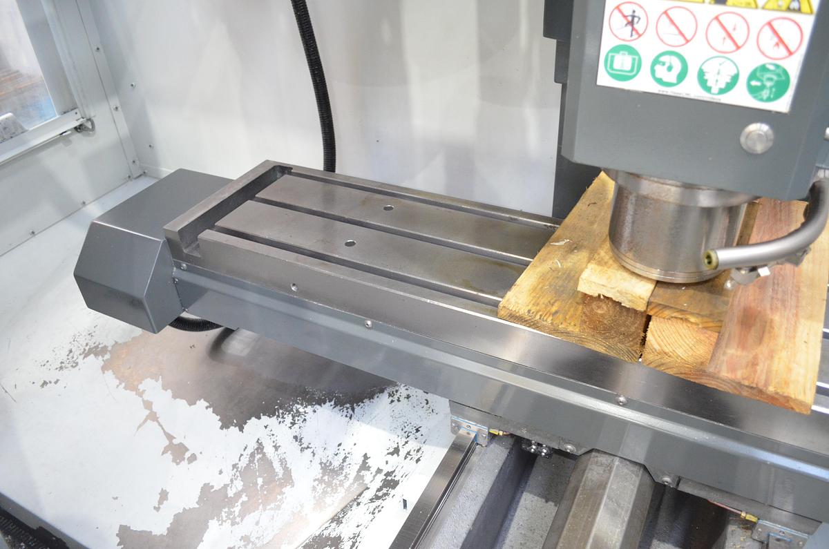 Usado Centro mecanizado Haas TM-2P año 2020