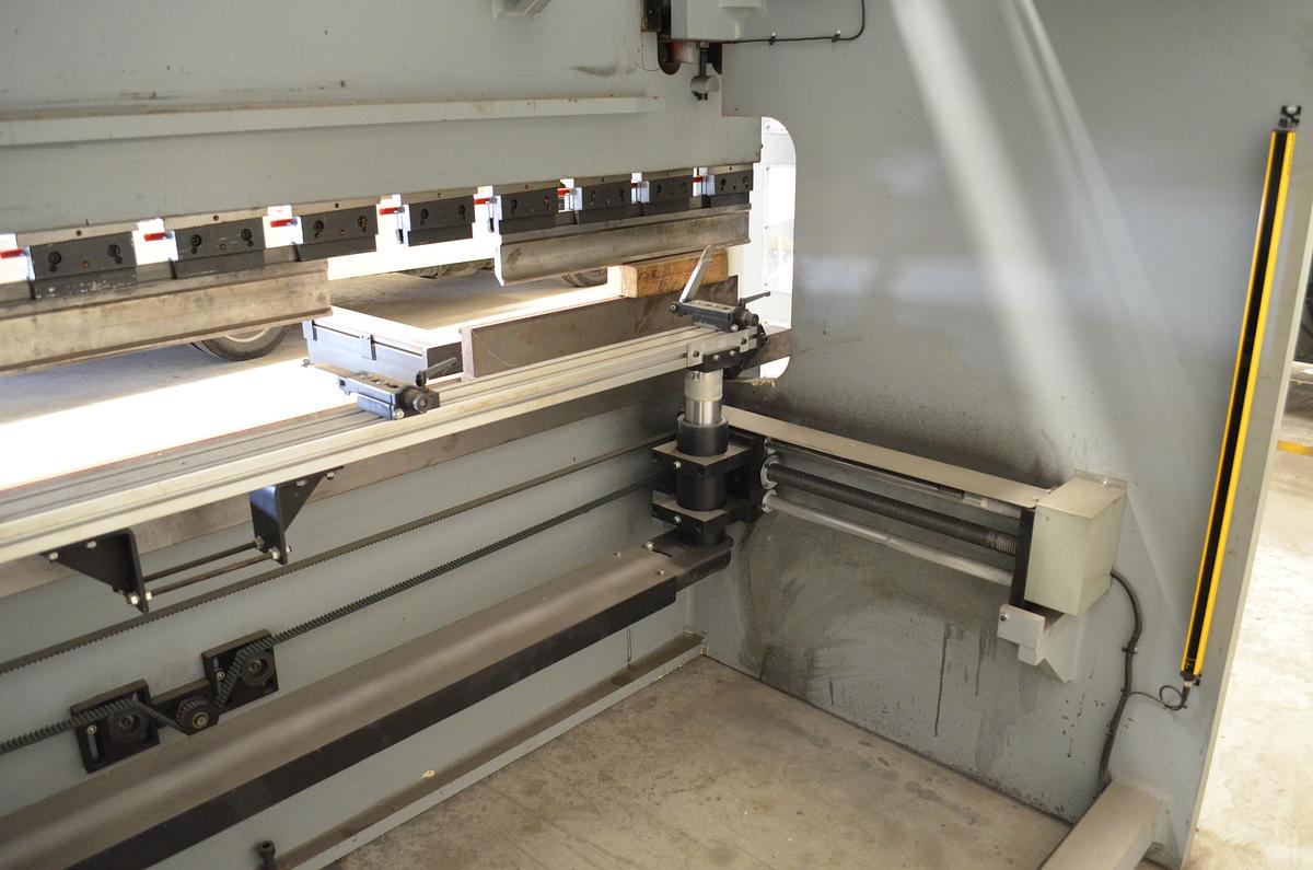 Usado Plegadora cnc Korpleg PCN3160 3100x160tn con cnc ESA S630