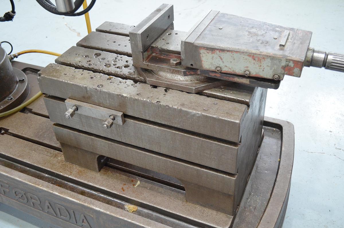 Usado Taladro radial Foradia GH 50-1000