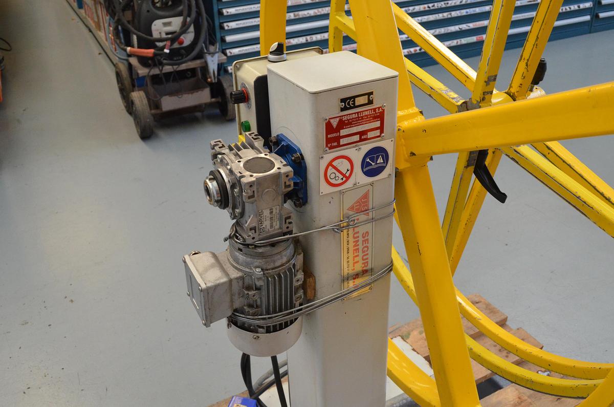 Usado Devanadora de fleje Segura Llunell DVM-2 VV PE