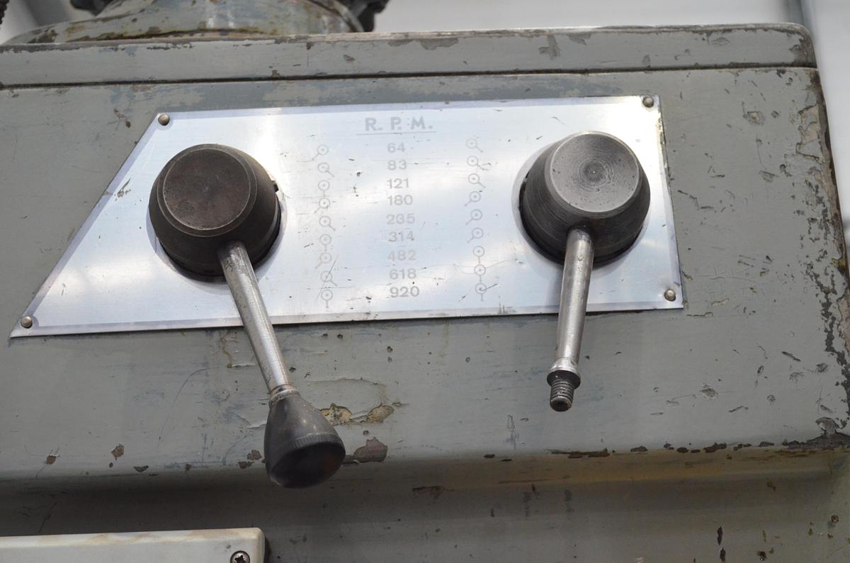 Usado Taladro columna engranajes MUGUI M-40-A