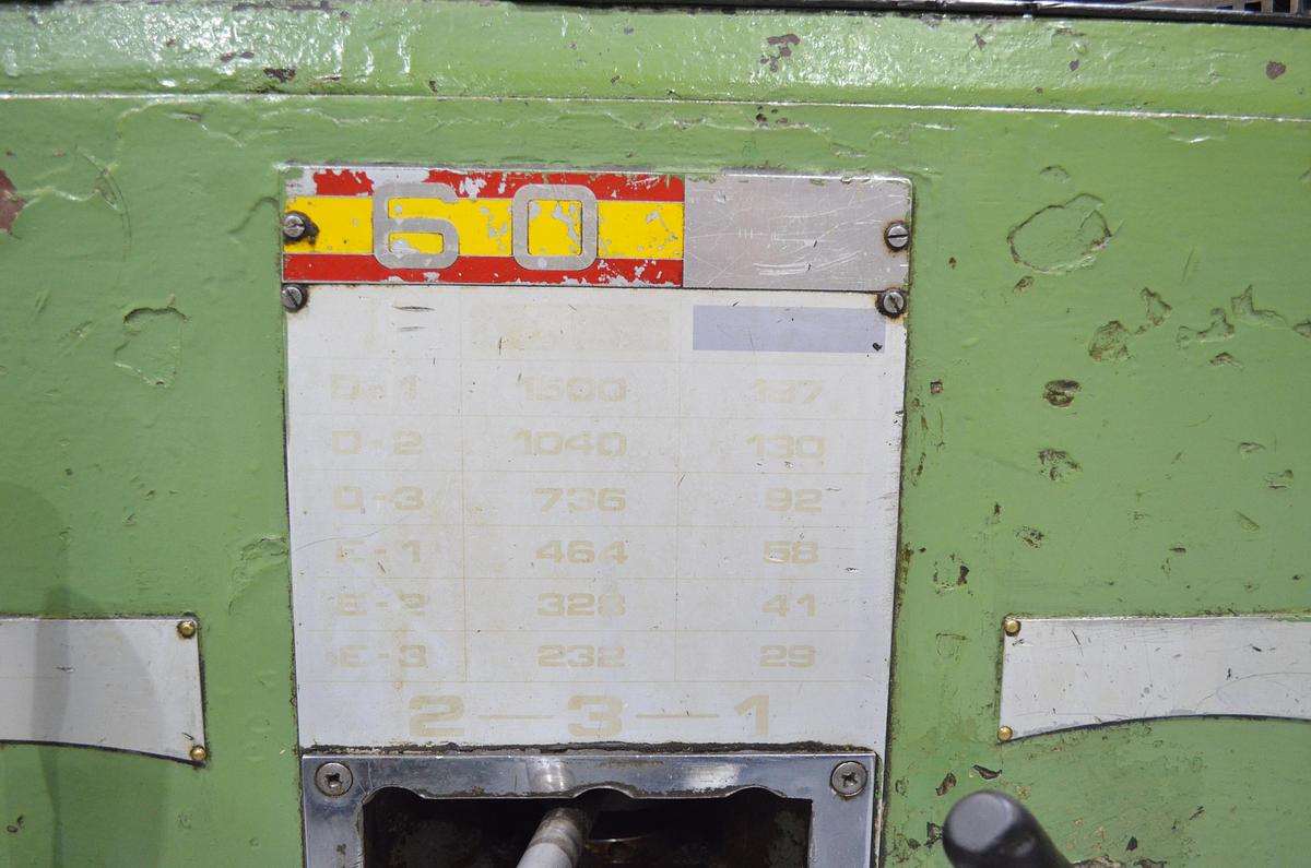 Usado Torno cumbre 60 1500mm e.p