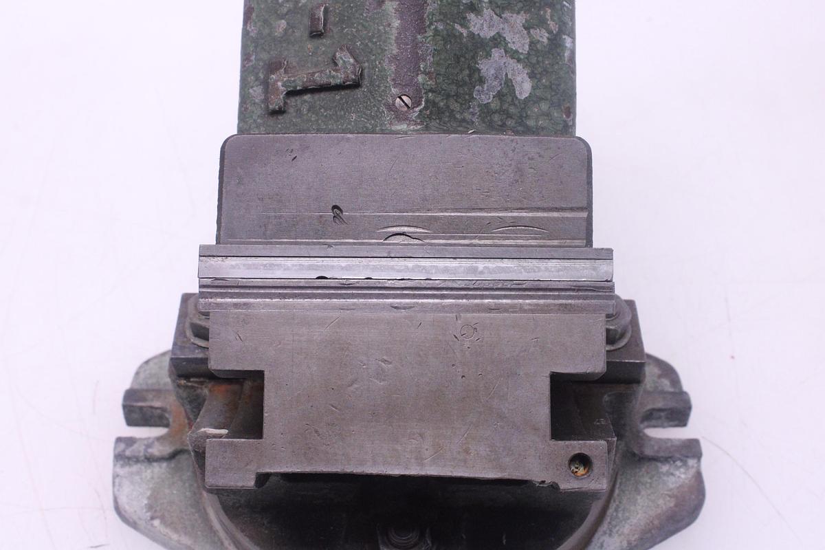 Usado Mordaza Mecánica Angular Crucelegui CH-1 135 mm