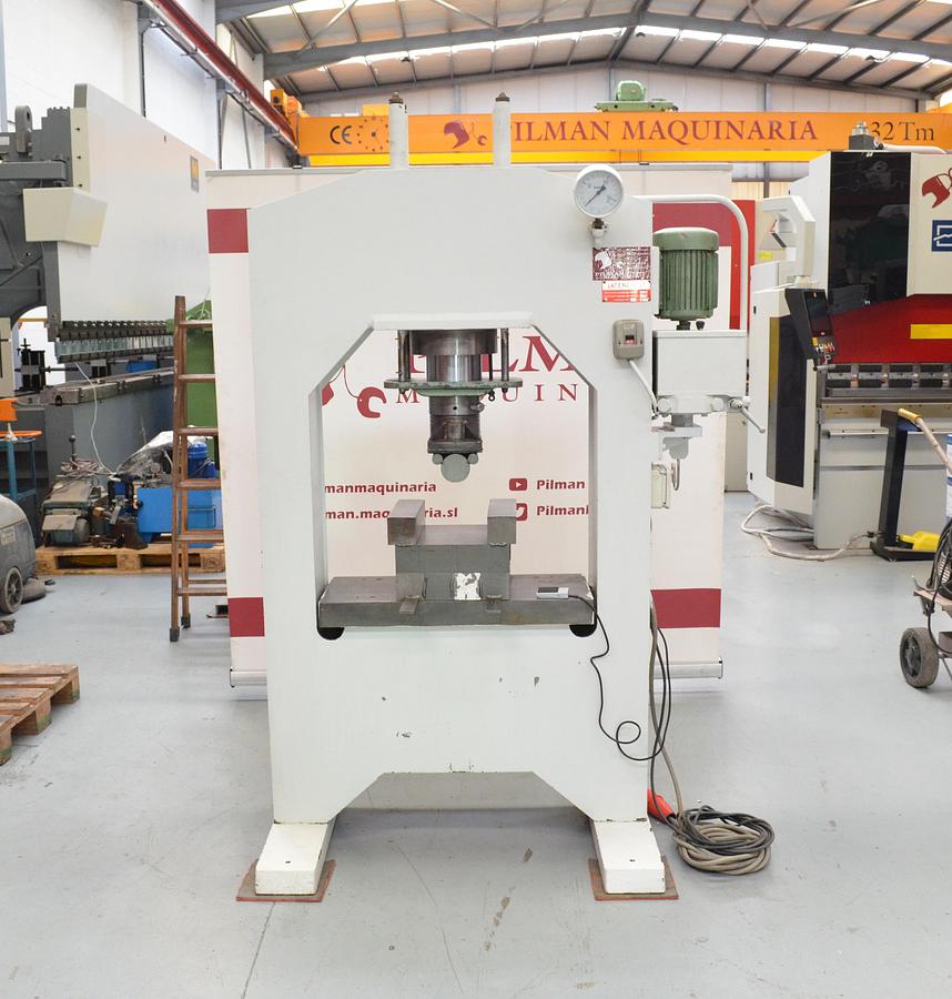 Usado Prensa hidraulica CAMP 100tn