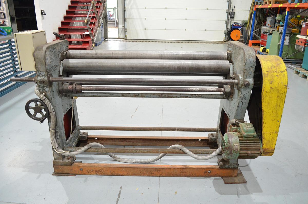 Usado Cilindro mecánico motorizado 1500x3mm Rodillo 110mm