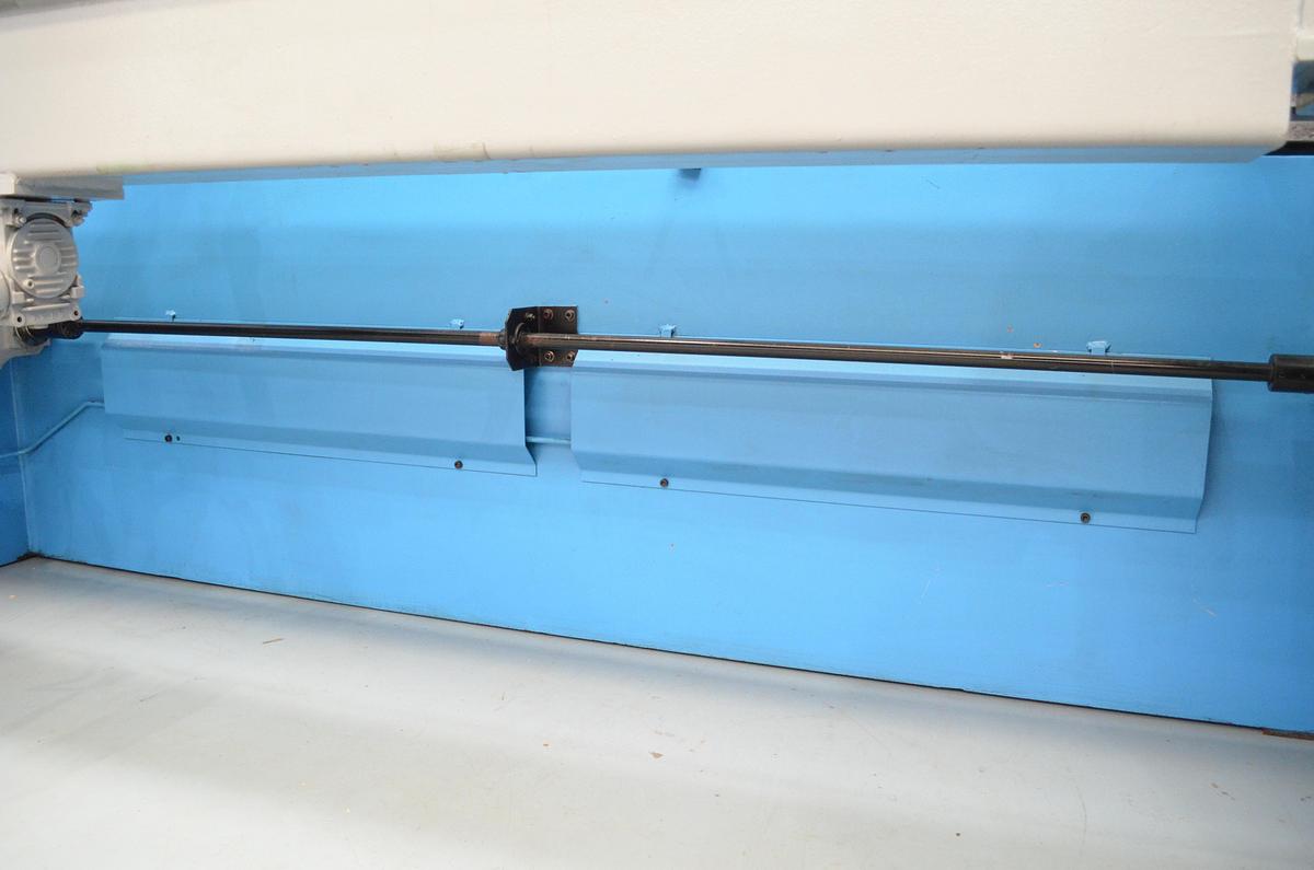 Usado Plegadora Ajial 3100x125tn cnc Cybelec 2023