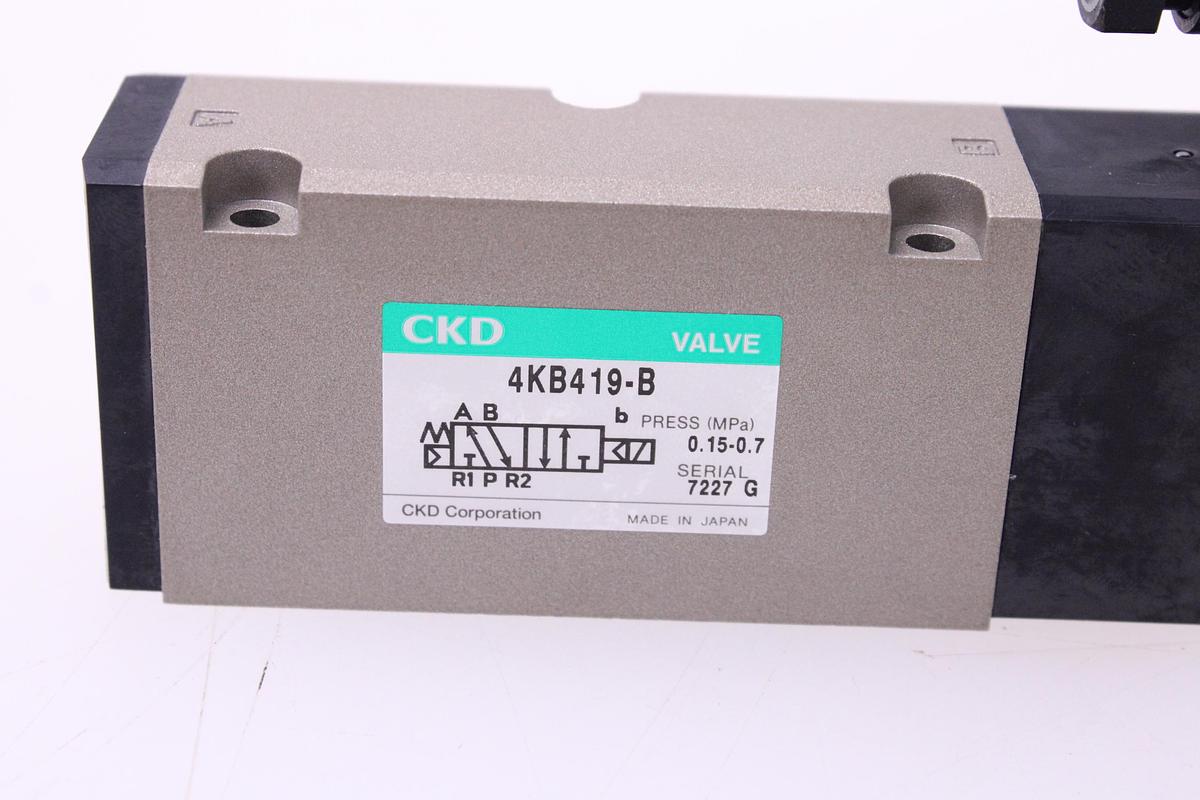 Usado Electroválvula CKD 4KB419-00-B-AC220V