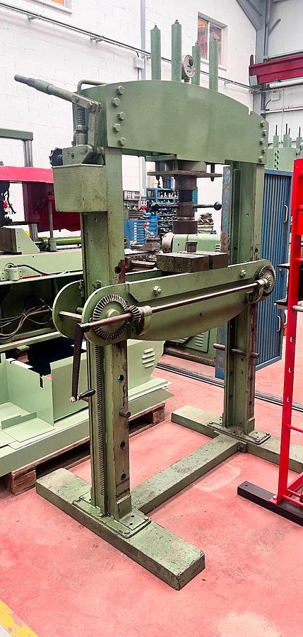 Usado Prensa hidraulica manual CAMP 60tn