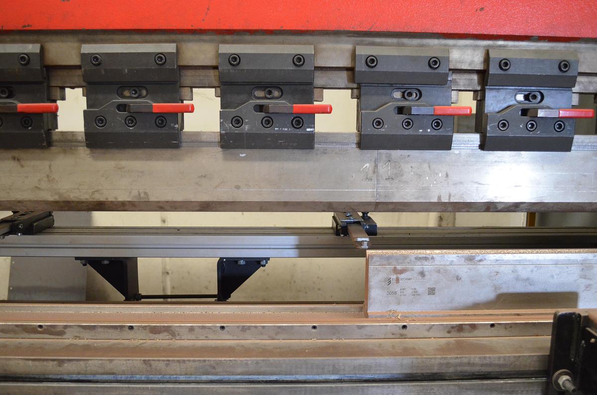 Usado Plegadora cnc Korpleg PCN3160 3100x160tn con cnc ESA S630