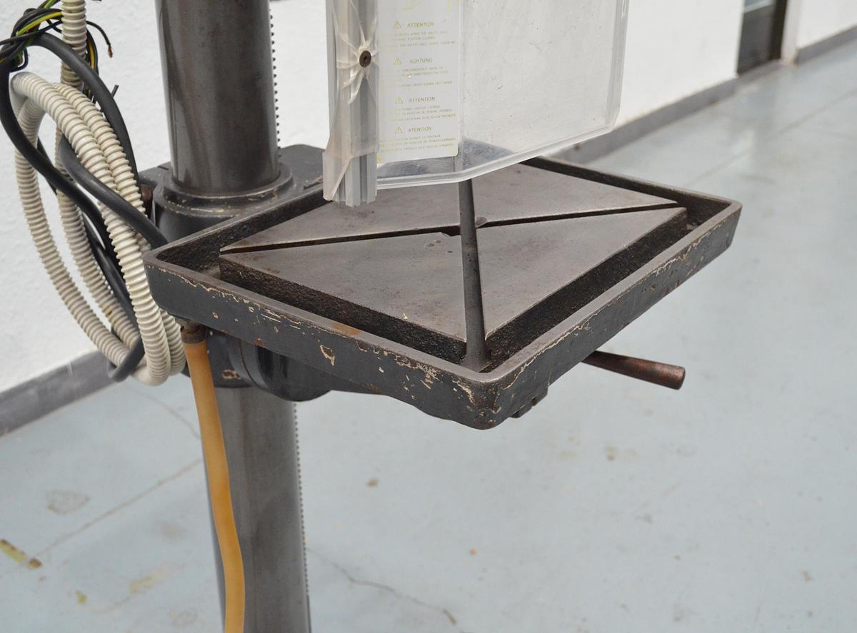 Usado Taladro columna correas MG Hu 45R - Año 2004