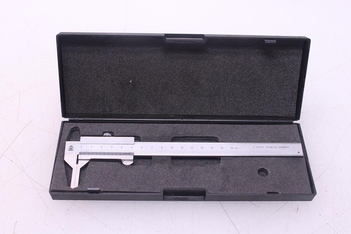 Usado Calibre Pie de Rey Moore & Wright 150mm