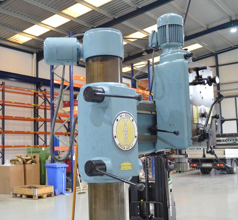 Usado Taladro radial TAGO M-900 broca 40mm