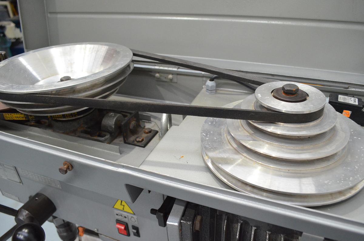 Usado Taladro columna correas MG Hu 45R - Año 2004