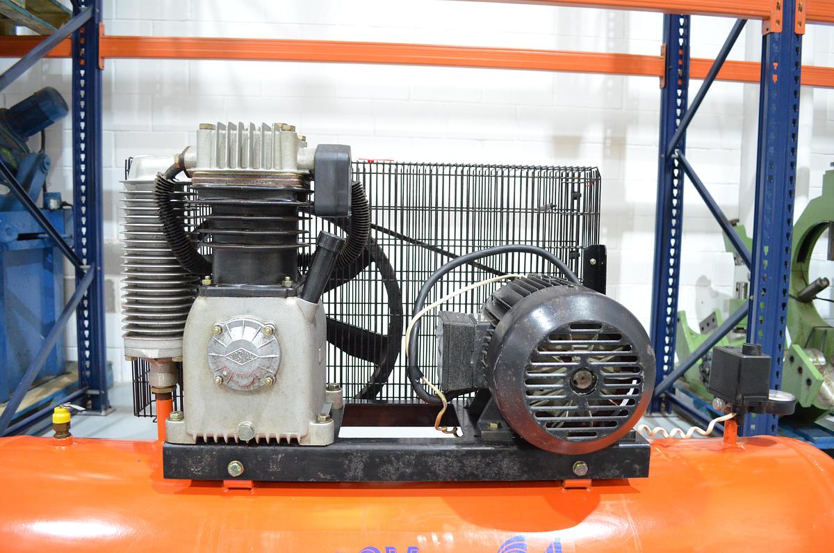 Usado Compresor pistón JOSVAL 5.5Hp 300L