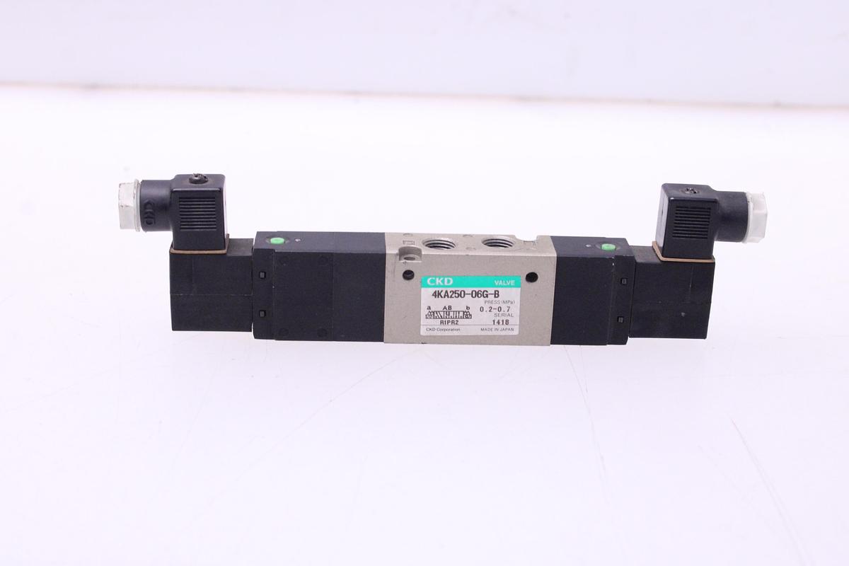 Usado Electroválvula CKD 4KA250-06G-B AC220V