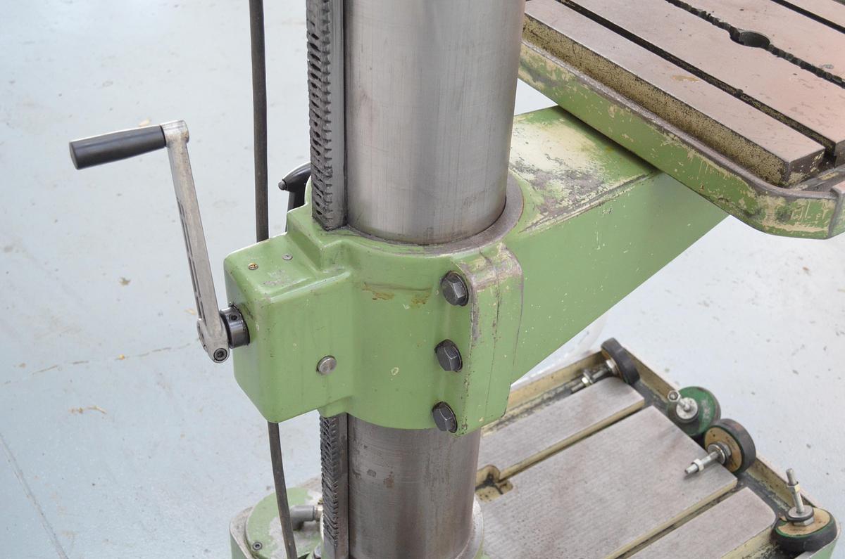 Usado Taladro columna Ibarmia B-40 engranajes
