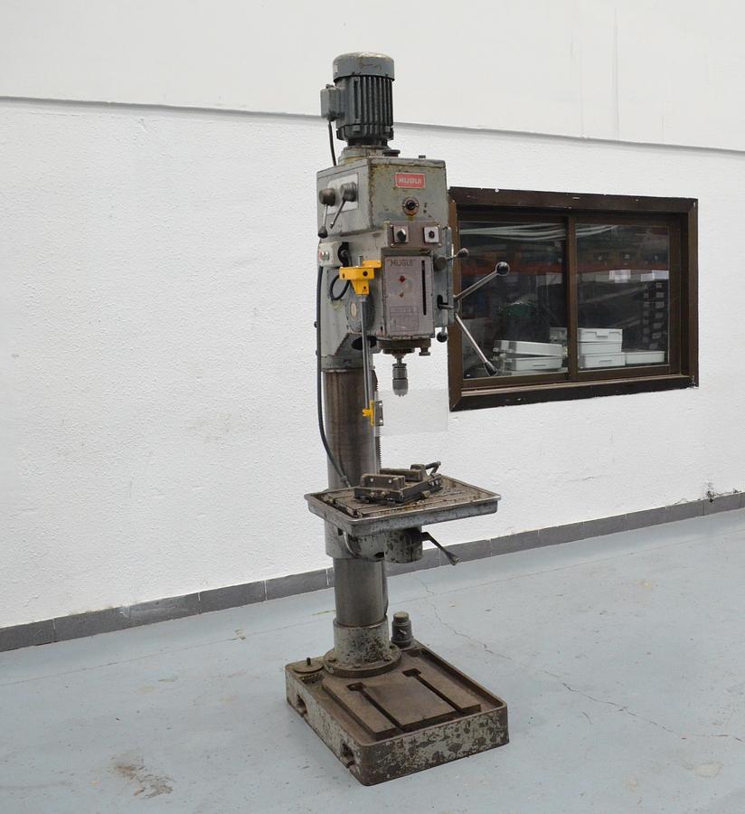 Usado Taladro columna engranajes MUGUI M-40-A