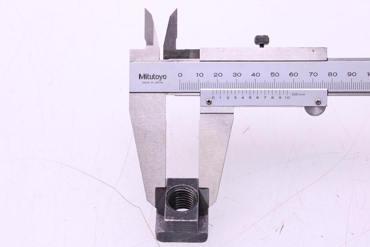 Usado Garras de Sujeción Ranura en T 18mm - 2 Unidades