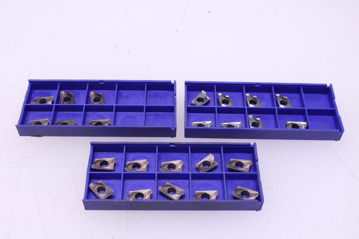 Usado Fresas Con Cono ISO 40 + Plaquitas de Widia AXET / AXMT170508