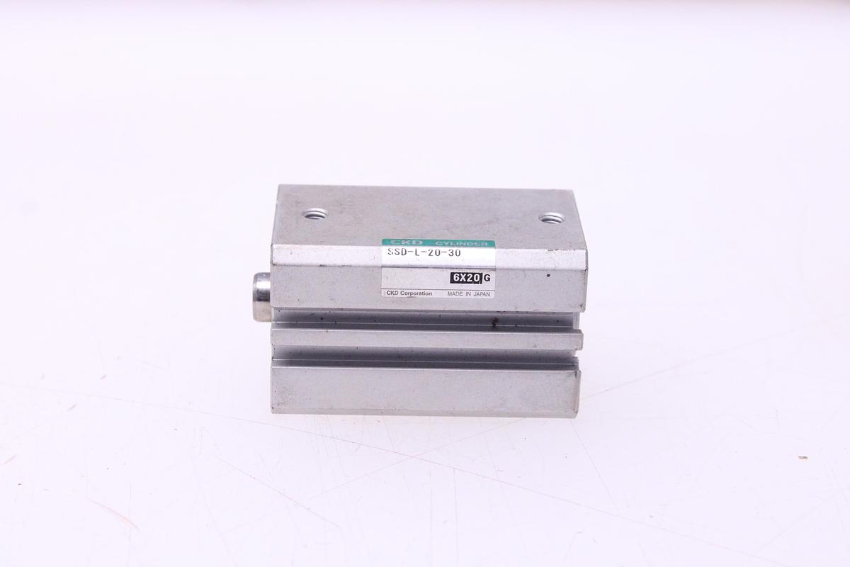 Usado Cilindro Neumatico CKD SSD-L-20-30