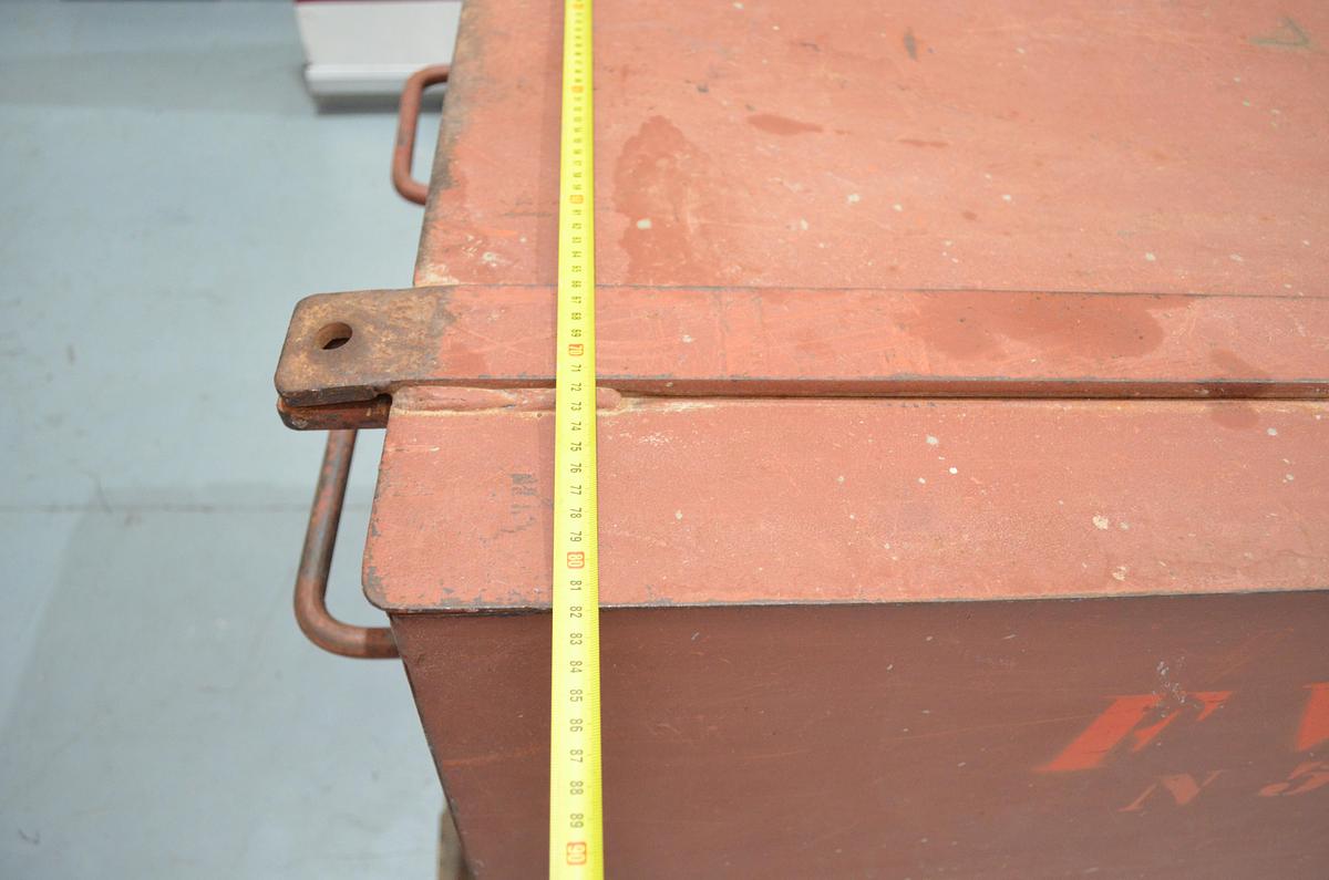 Usado Arcón metálico 1000x800x810mm rojo