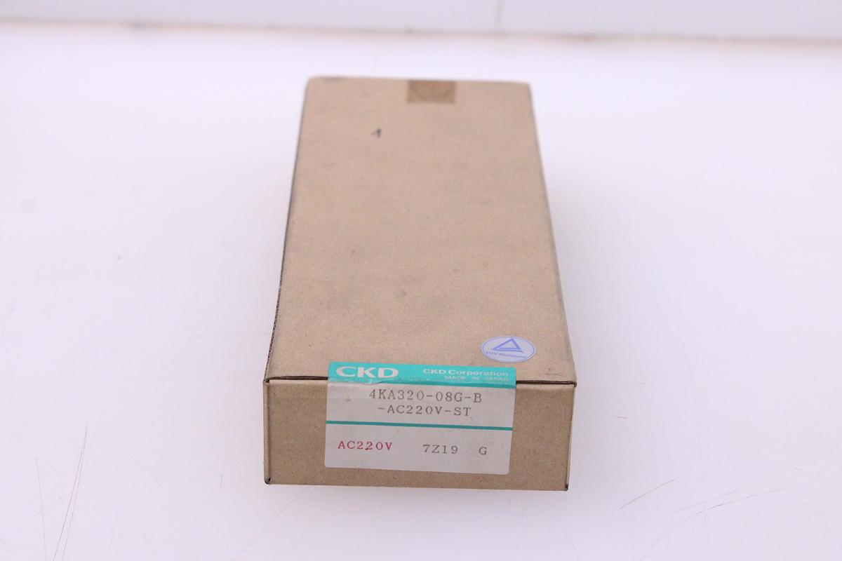 Usado Electroválvula CKD 4KA320-08G-B-AC220V-ST