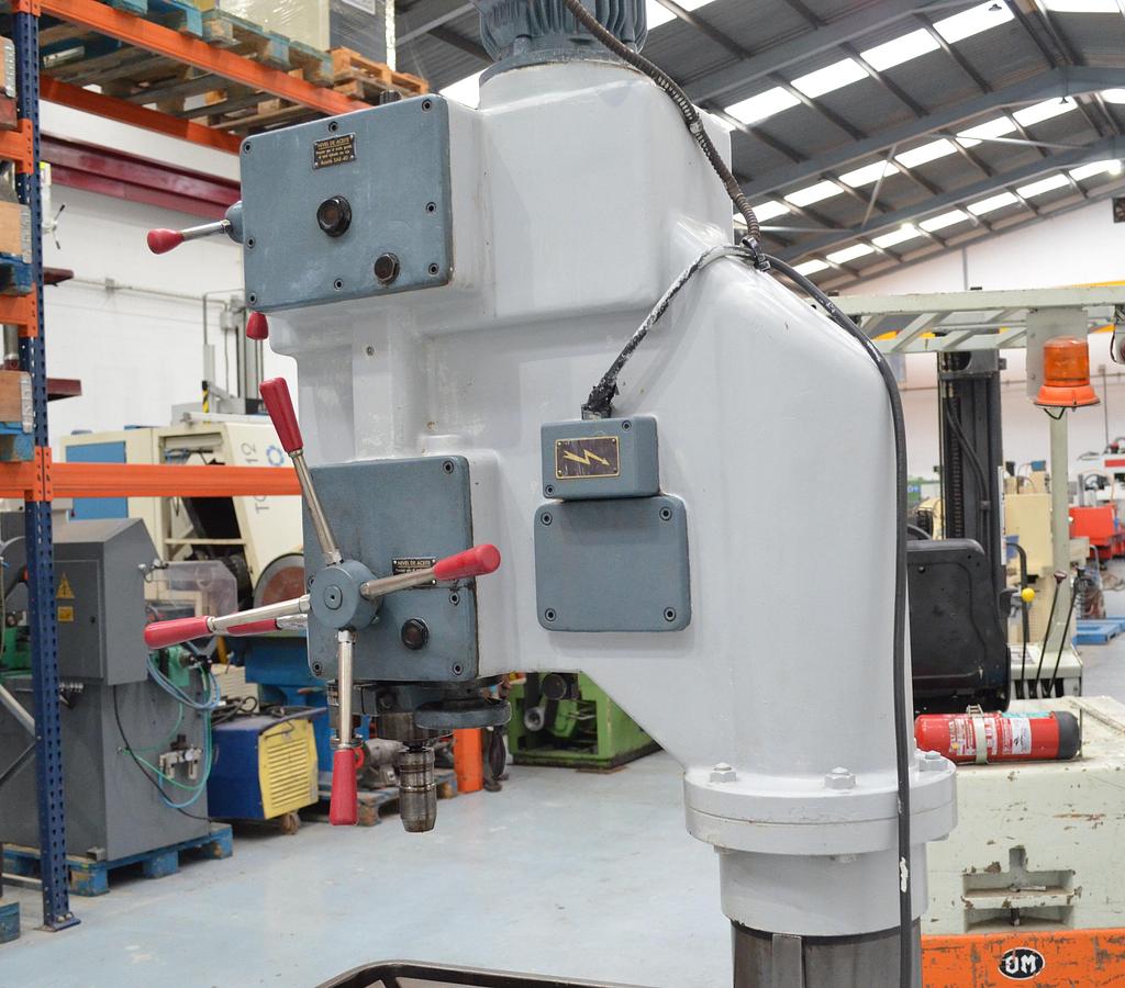 Usado Taladro columna Ibarmia 50-CA gris