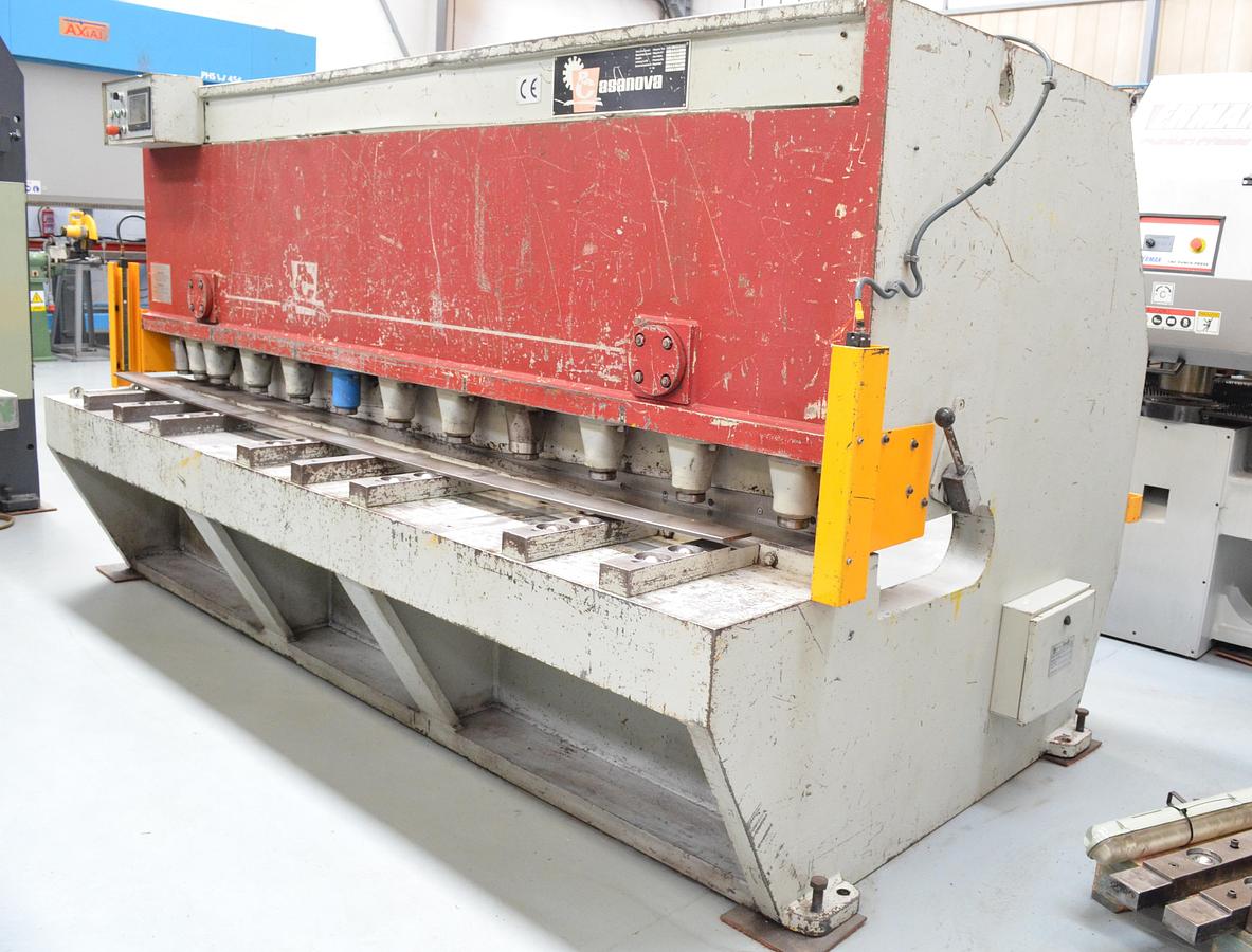 Usado Cizalla hidráulica Casanova VC-26 3100x20mm