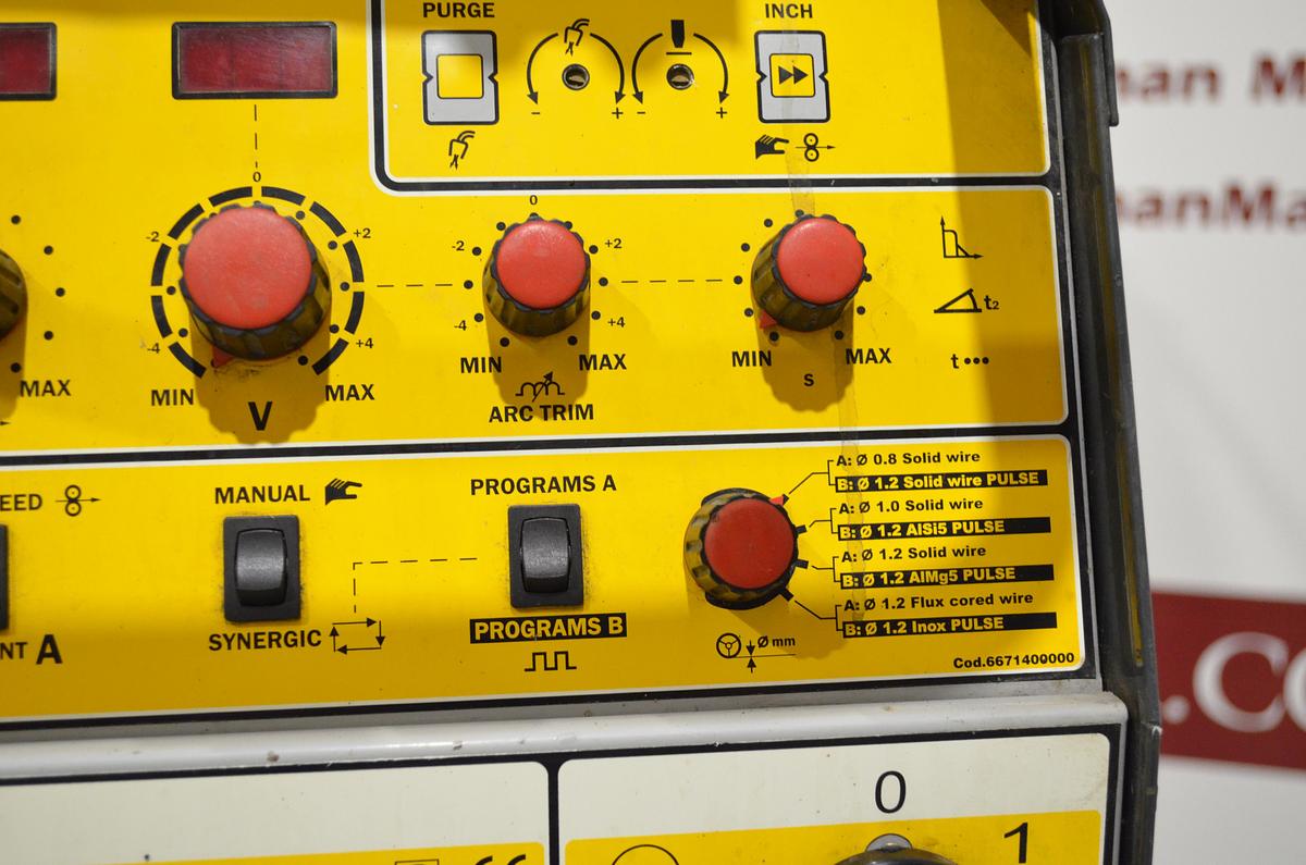 Usado Soldadora mig pulsada y refrigerada STEL Hi-MIG 500P