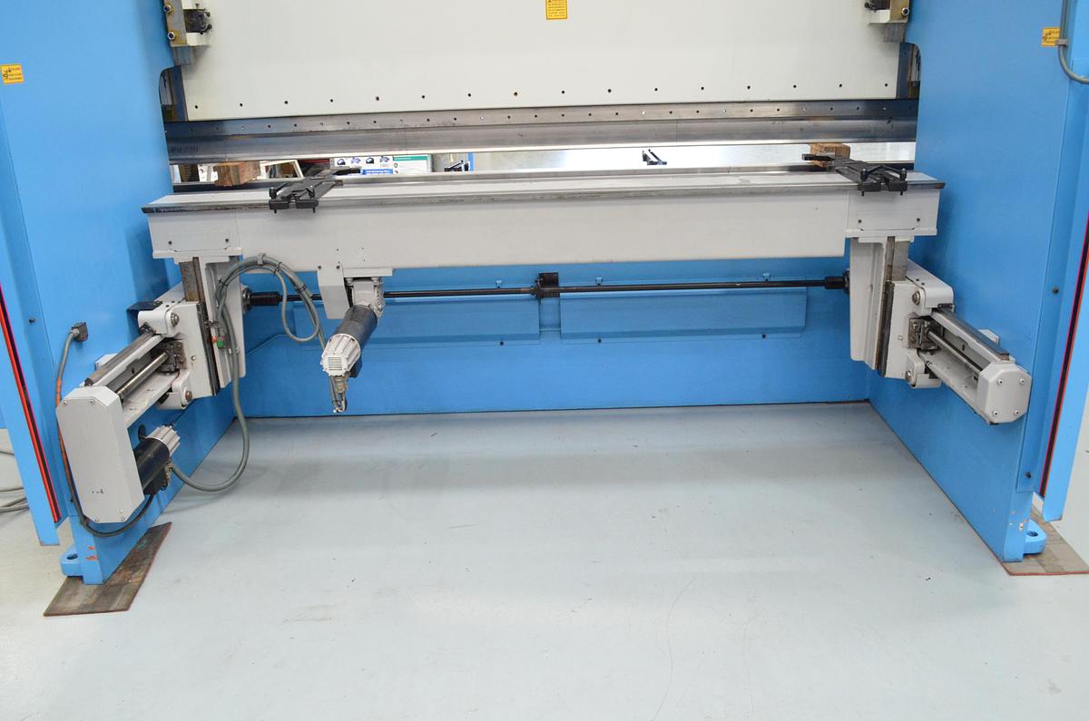 Usado Plegadora Ajial 3100x125tn cnc Cybelec 2023