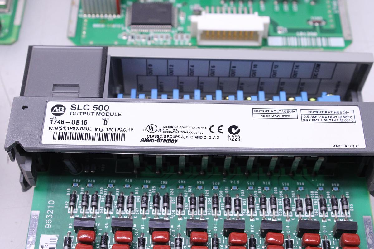 Usado Modulo Completo Allen-Bradley SLC 500