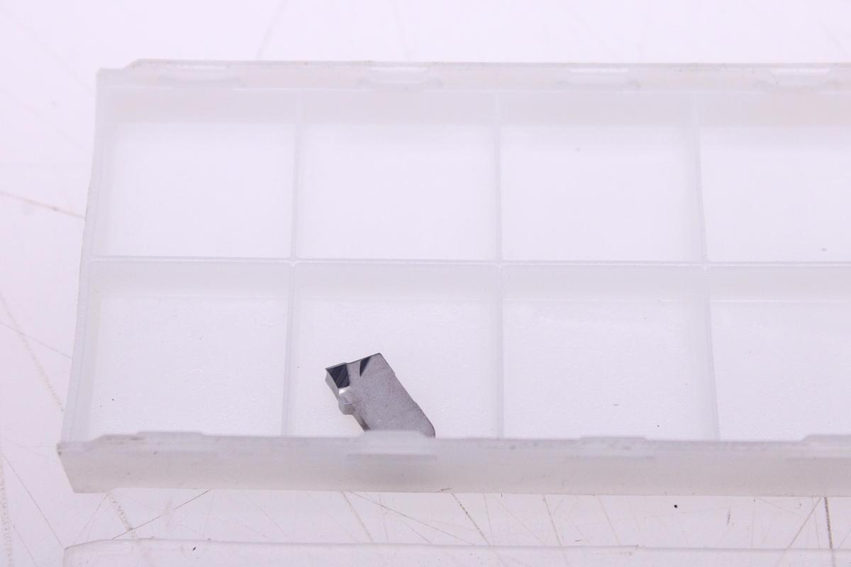 Usado Placa Tronzado Ceratizit XLCFN 3203-SX3 y plaquitas de Widia