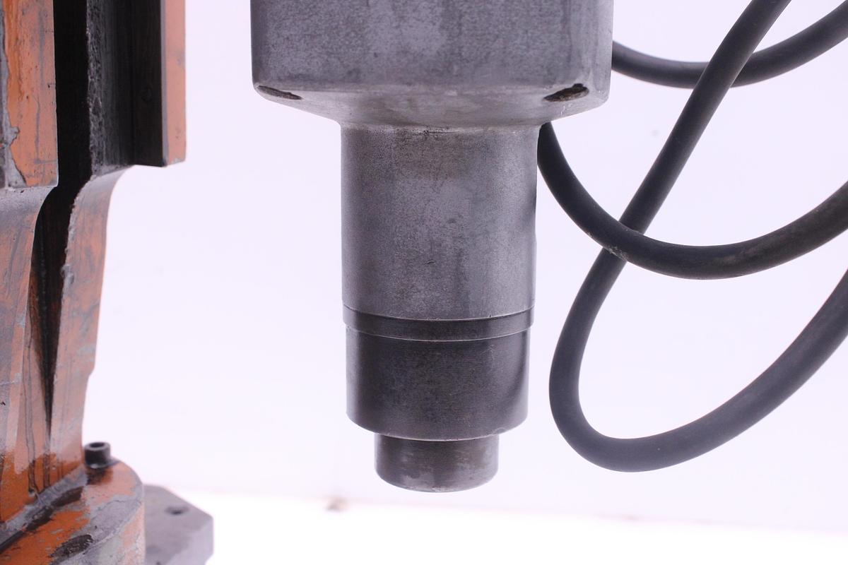 Usado Soporte Electromagnético SELTER ST-32R con Taladro AEG