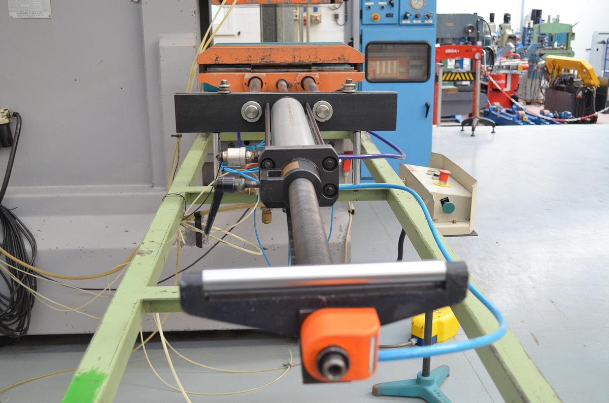 Usado Prensa excentrica PRESSIX 130CNR6 con tope