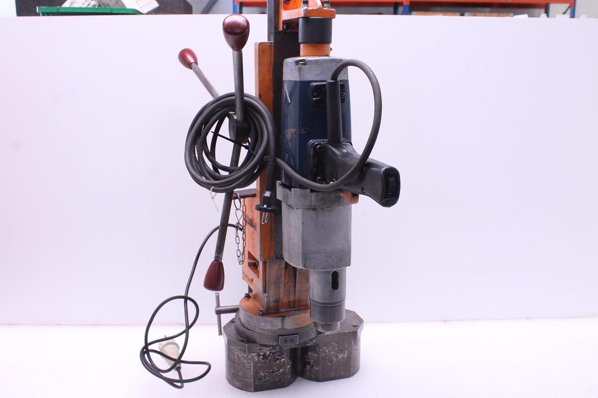 Usado Soporte Electromagnético SELTER ST-32R con Taladro AEG