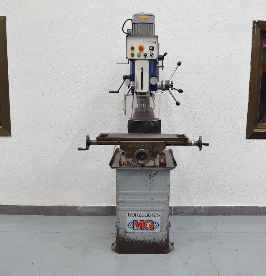 Usado Taladro sobremesa correas MG BMT 465 BT