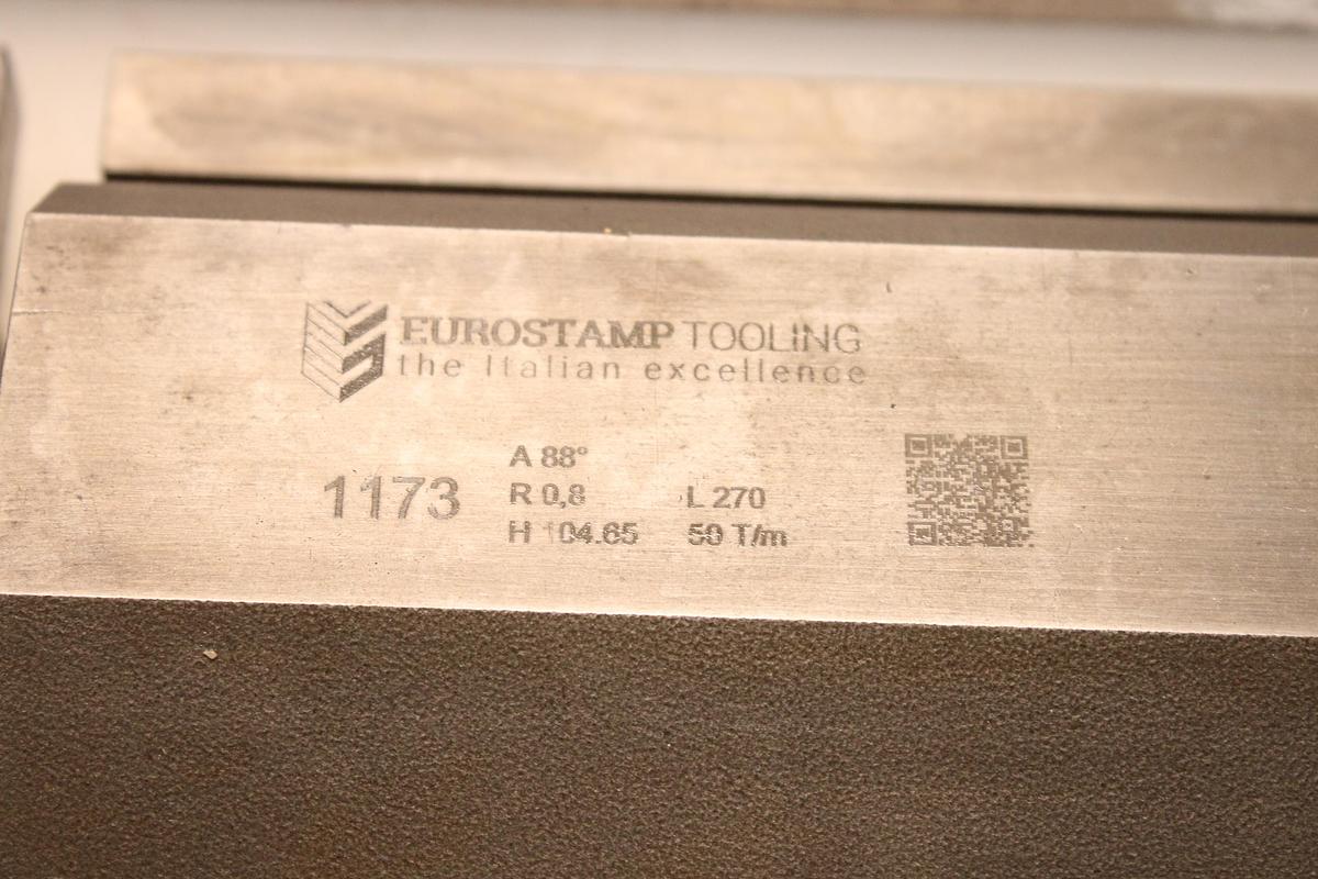 Usado Juego Punzones EUROSTAMP 1173 88º - 13 Tramos