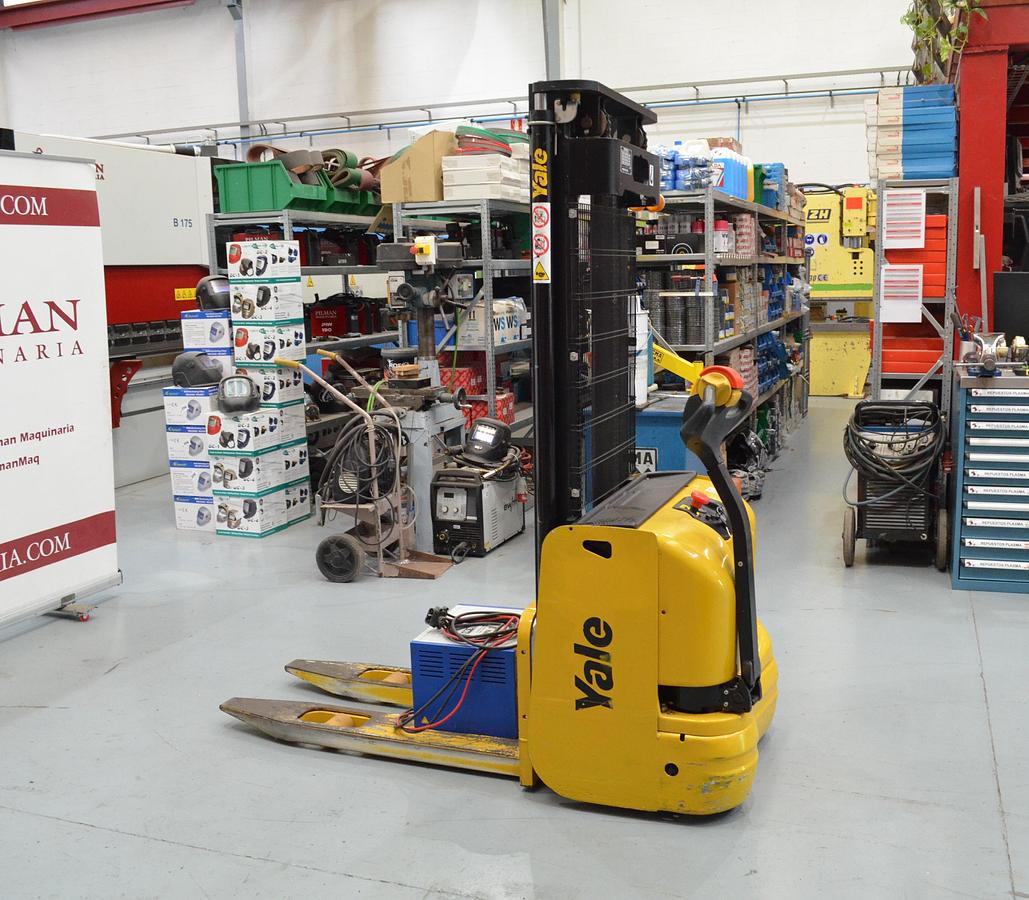Usado Apilador eléctrico YALE MS 10-3220 - 1000kg