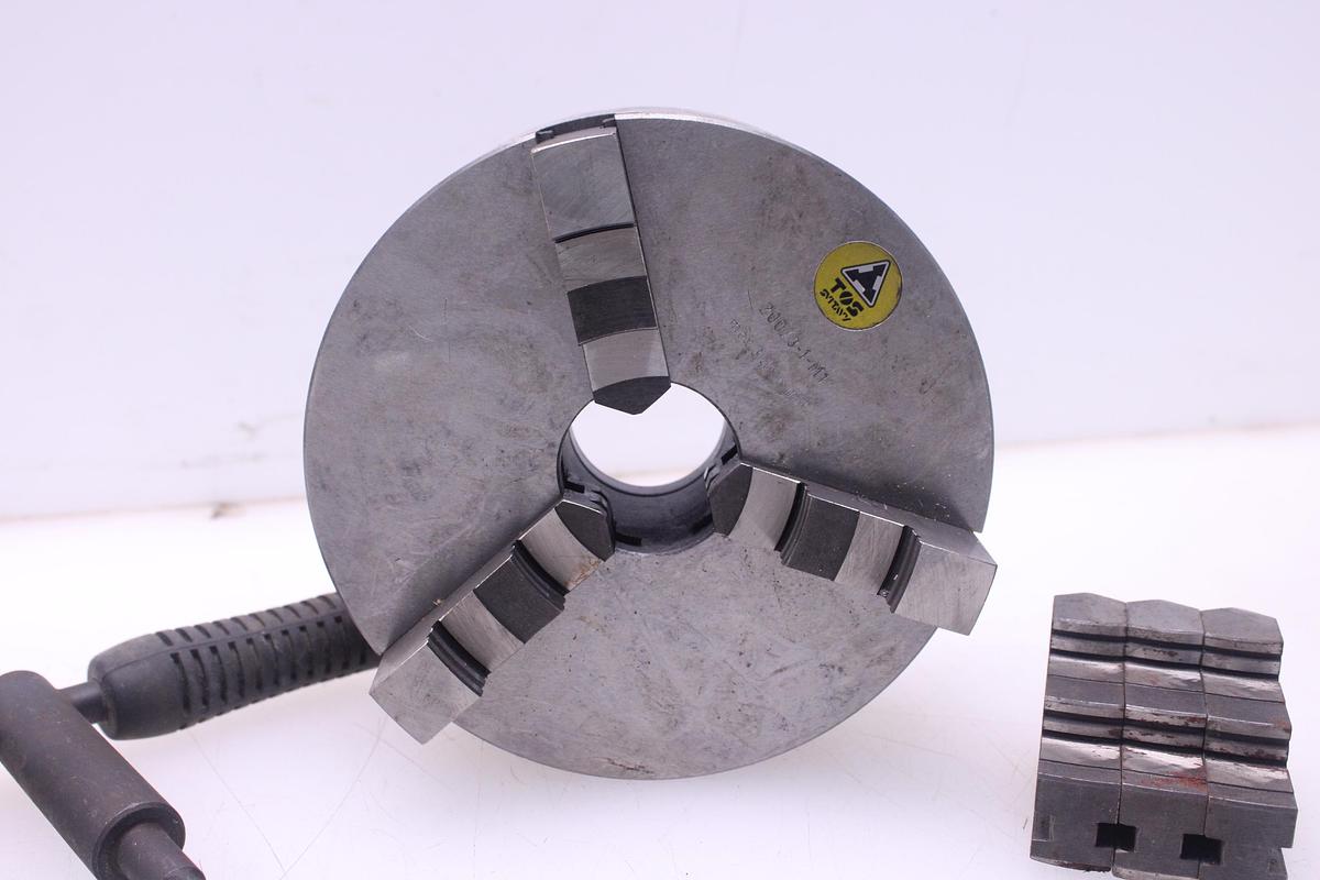Usado Plato de Torno TOS Svitavy 3 Garras 200mm